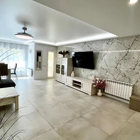 Leoni 1 Linea Apartment *